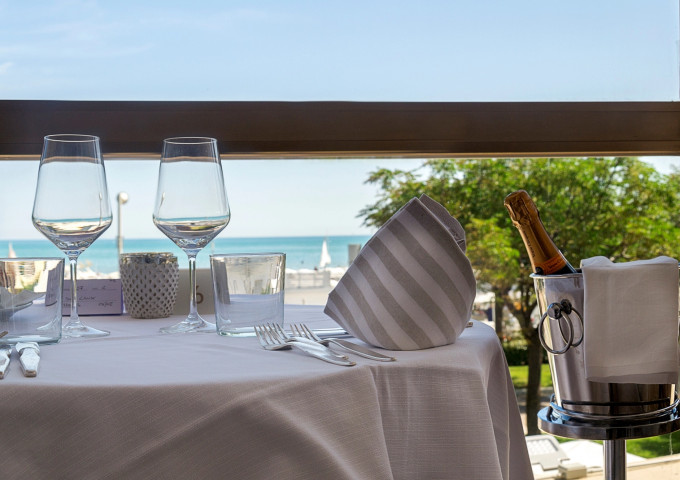 media.pensione completa hotel riccione