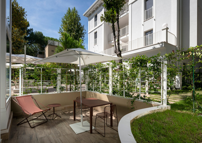 media.residence-elegance-riccione-depandance-esterno