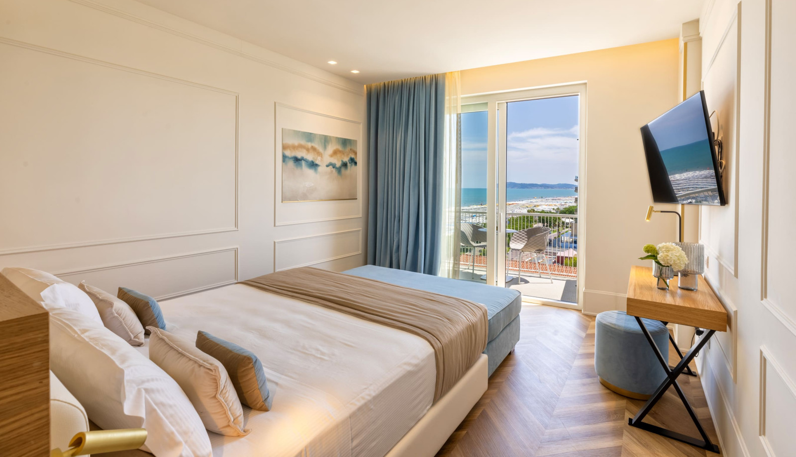 media.abners-riccione-junior-suite-luxury-vista-panoramica