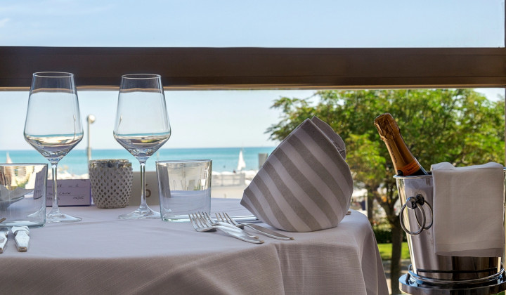 media.pensione completa hotel riccione