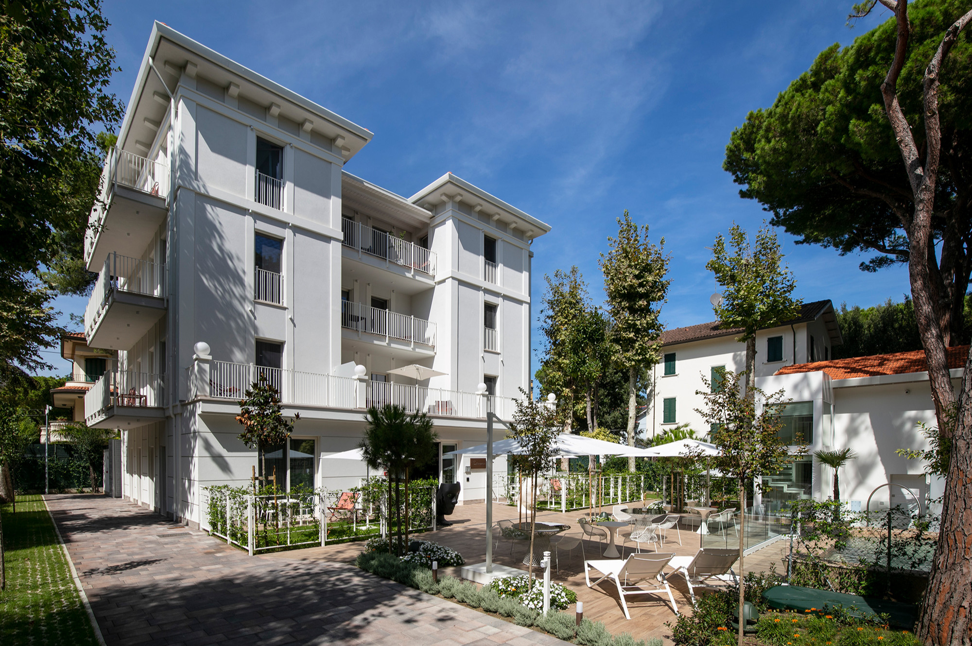 media.residence-elegance-riccione-residence-di-lusso-esterno-in-centro-a-Riccione